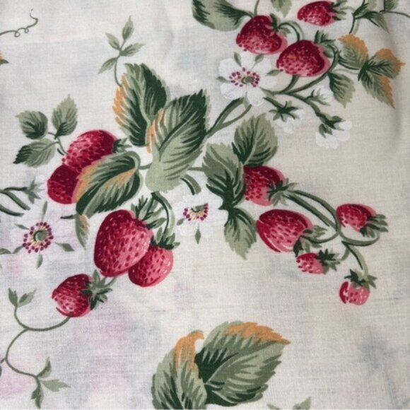 Vintage Cannon Strawberry Vines Queen Size Fitted & Flat Sheet Set - Picture 3 of 10